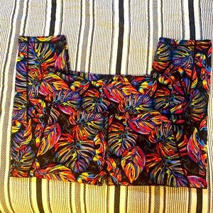 CVG Tropic like it’s Hot capris XL excellent condition gently used